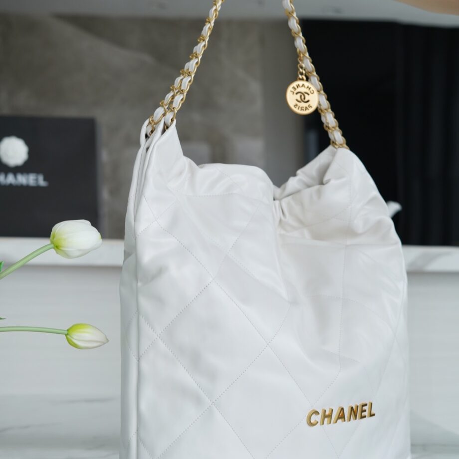 Chanel AS3262 Large White Shiny Calfskin & Gold-Tone Metal Chanel 22 Large Handbag