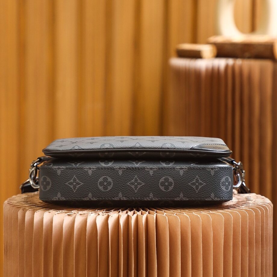 Louis Vuitton M69443 Trio Messenger