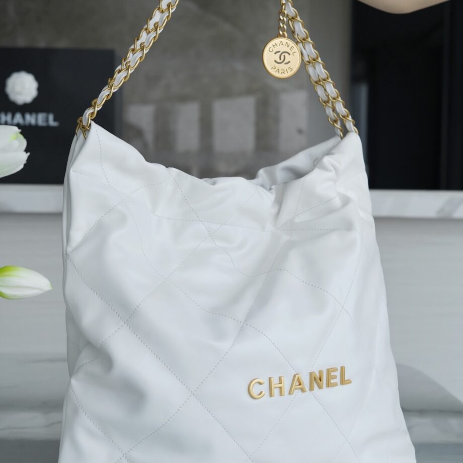 Chanel AS3261 Medium White Shiny Calfskin &Gold-Tone Metal Chanel 22 Handbag