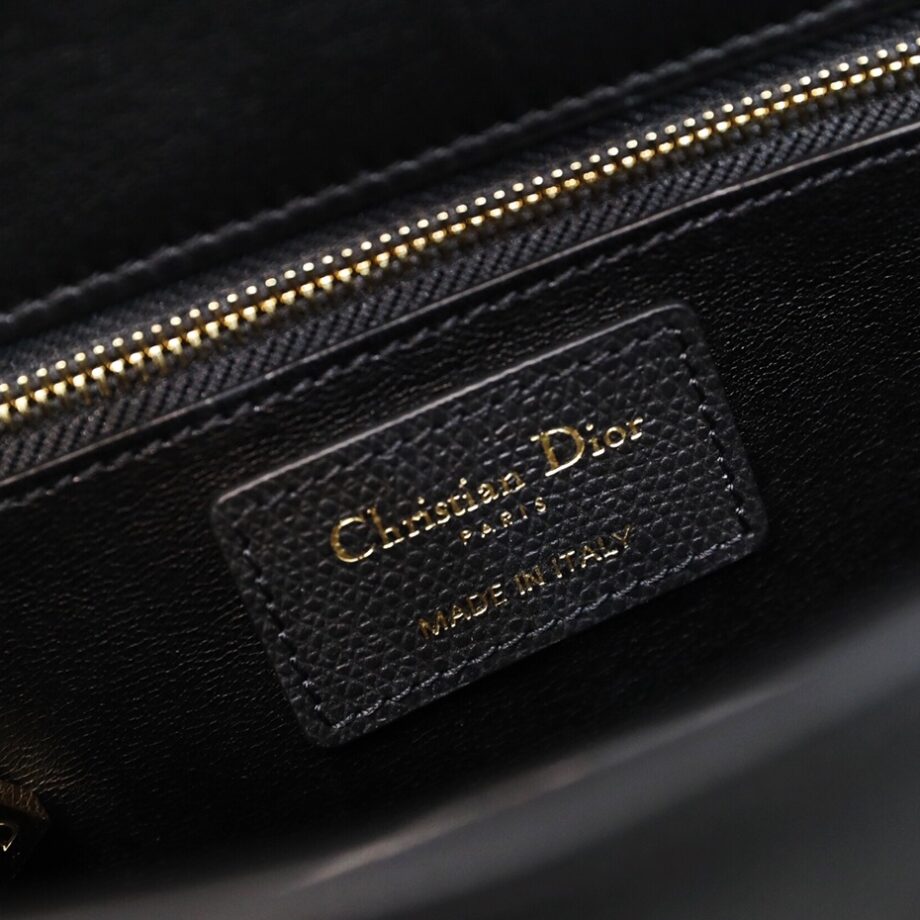 Dior M9203 Black 30 Montaigne Witch Chain Bag