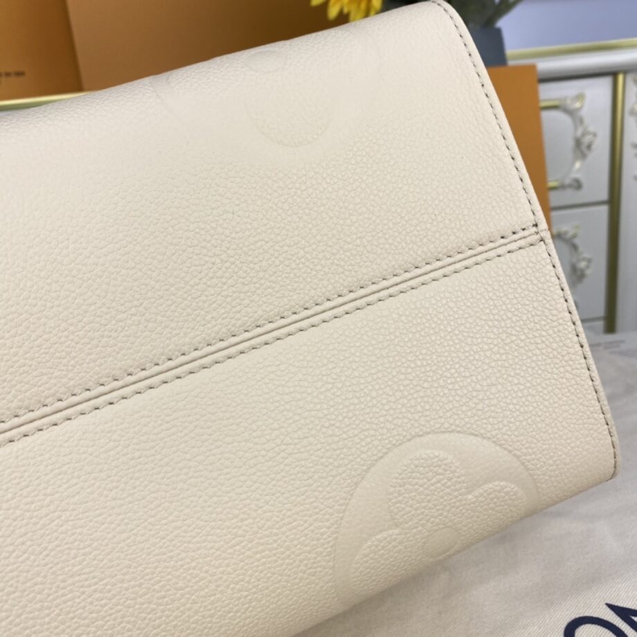 Louis Vuitton M44921 Milkshake White Onthego Gm Handbag