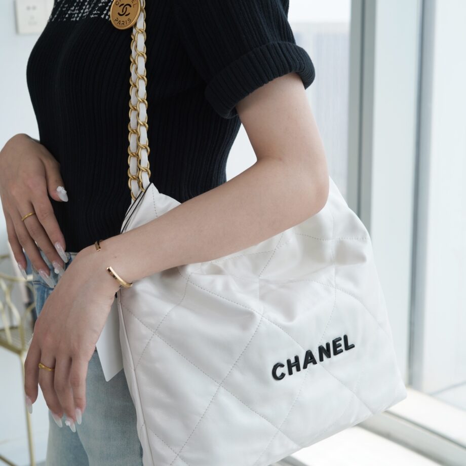 Chanel AS3260 Small White Shiny Calfskin & Gold-Tone Metal Chanel 22 Small Handbag