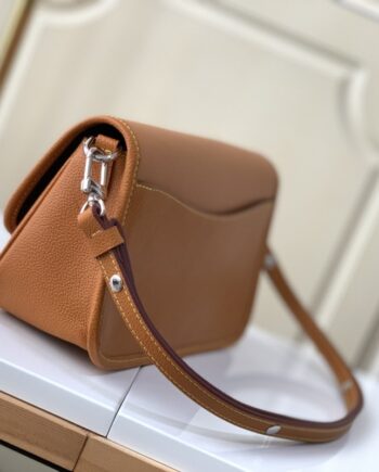 louis vuitton m59459 caramel buci handbag