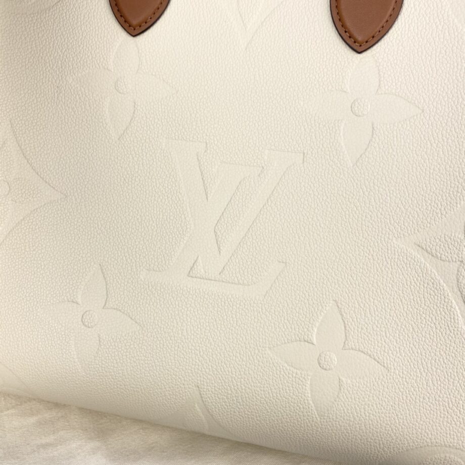 Louis Vuitton M44921 Milkshake White Onthego Gm Handbag