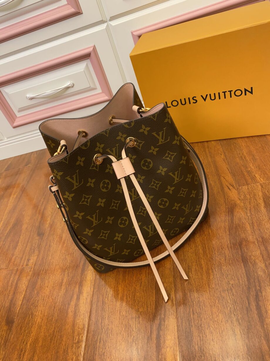 louis vuitton m44020