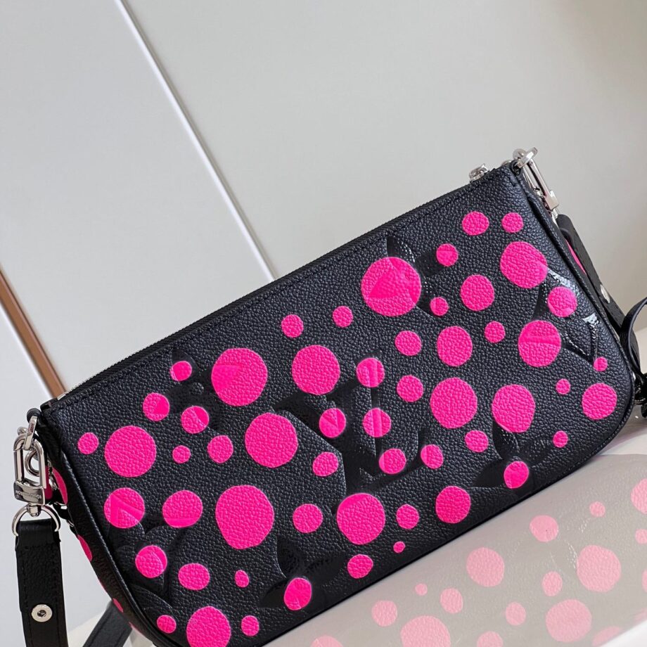 Louis Vuitton M46421 Black/Fuchsia Lv X Yk Multi Pochette Accessoires