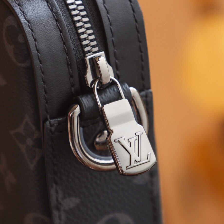 Louis Vuitton M69443 Trio Messenger