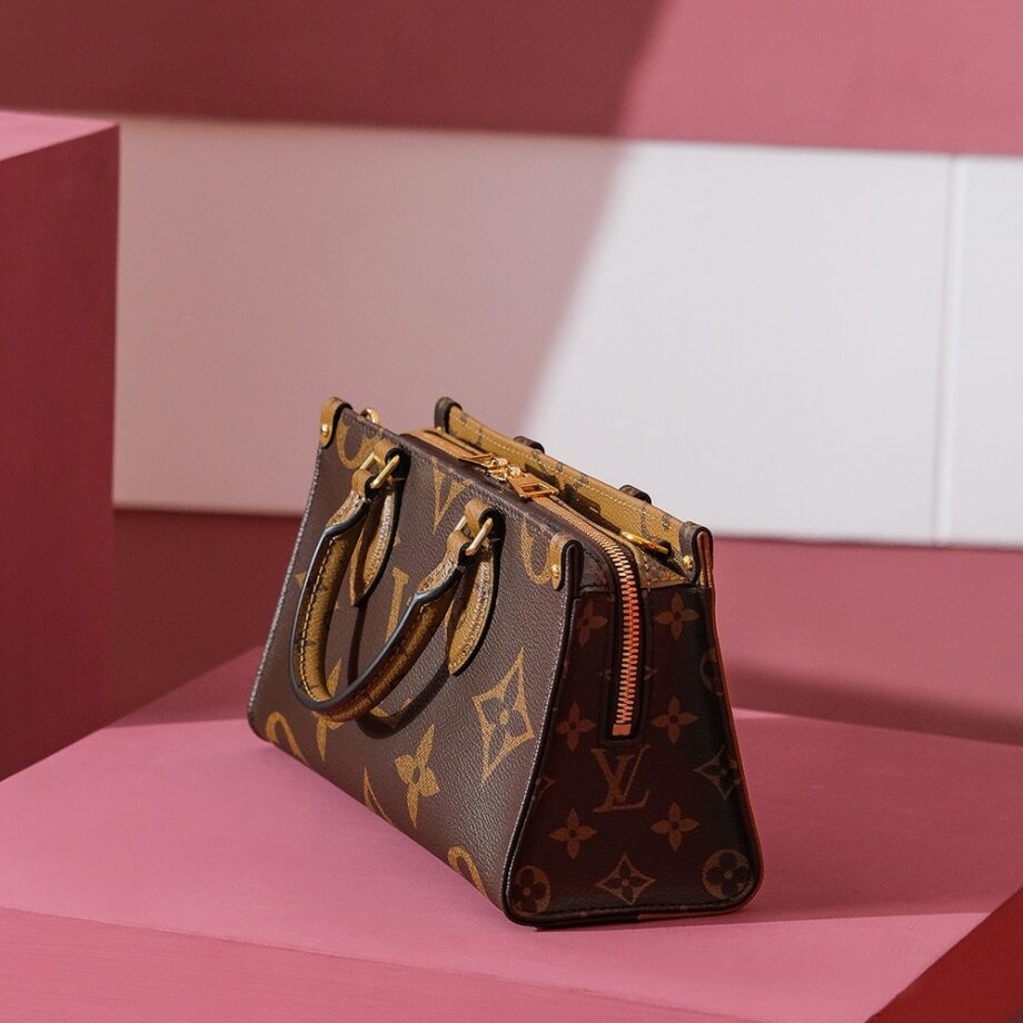 Louis Vuitton M46653 Onthego East West