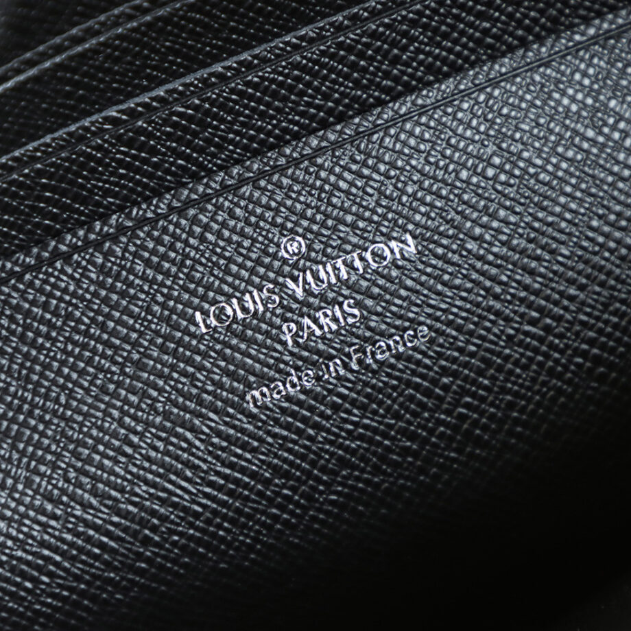 Louis Vuitton M69404 Christopher Wearable Wallet