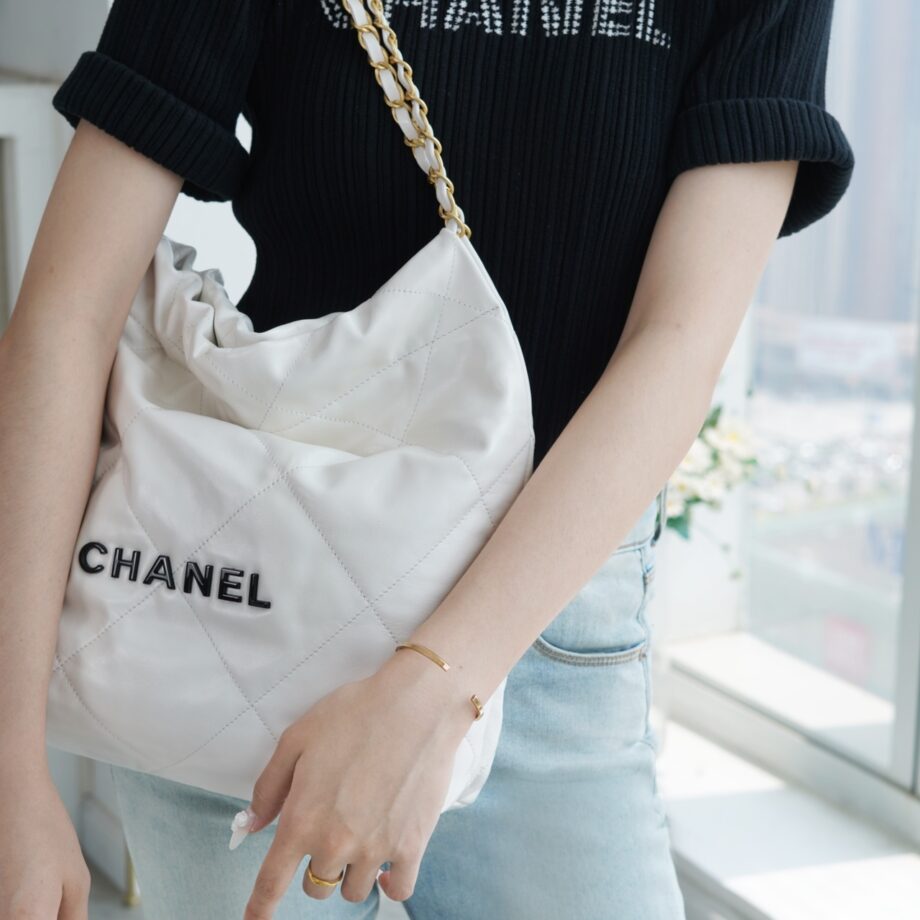 Chanel AS3260 Small White Shiny Calfskin & Gold-Tone Metal Chanel 22 Small Handbag