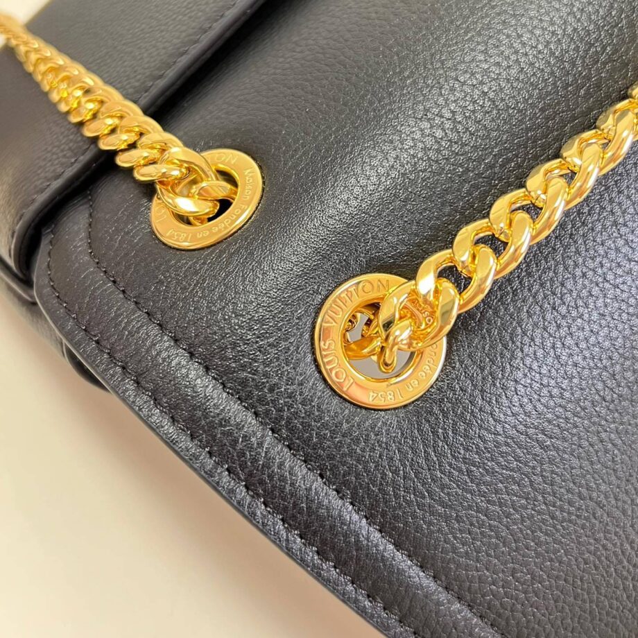 Louis Vuitton M22303 Lockme Chain East West Bag