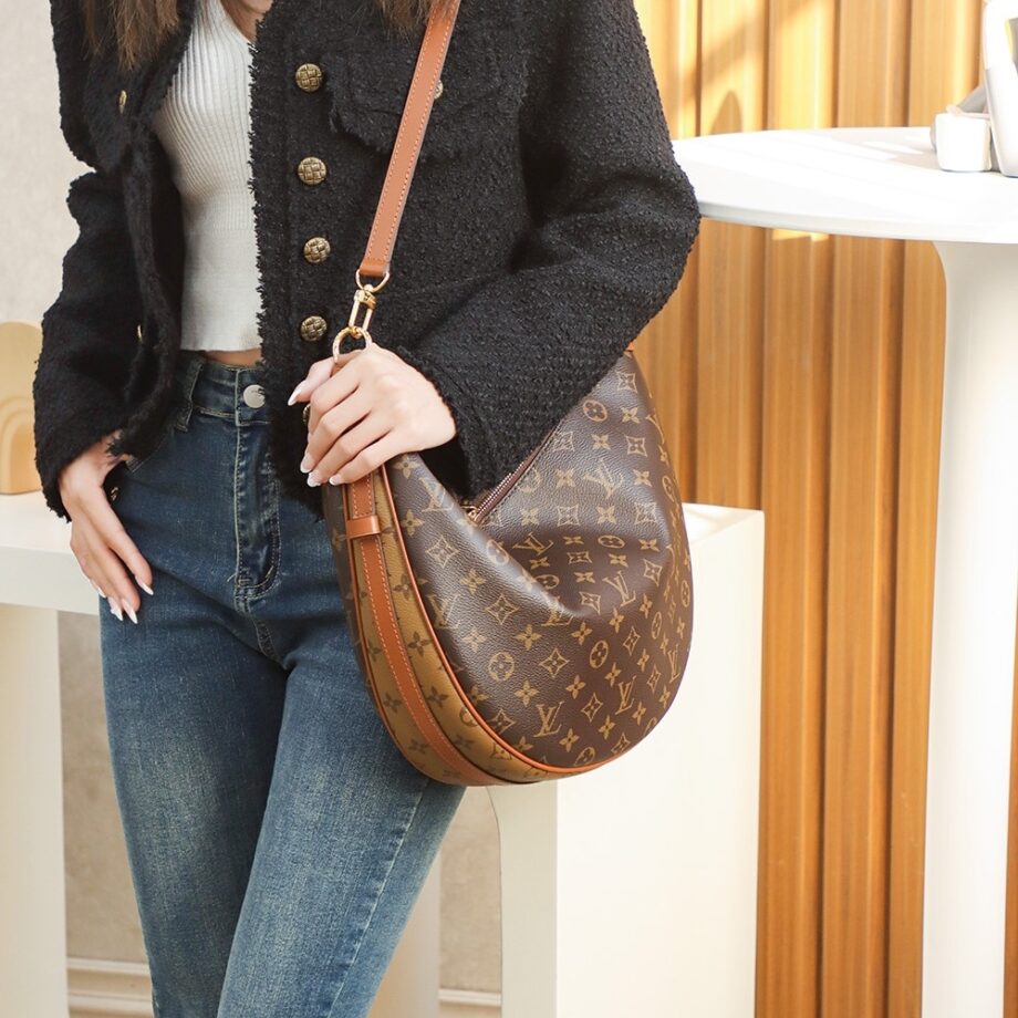 Louis Vuitton M46311 Loop Hobo Bag